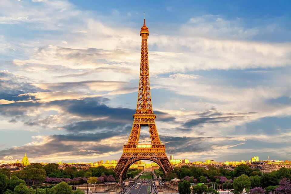 Символы Парижа - Эйфелева башня