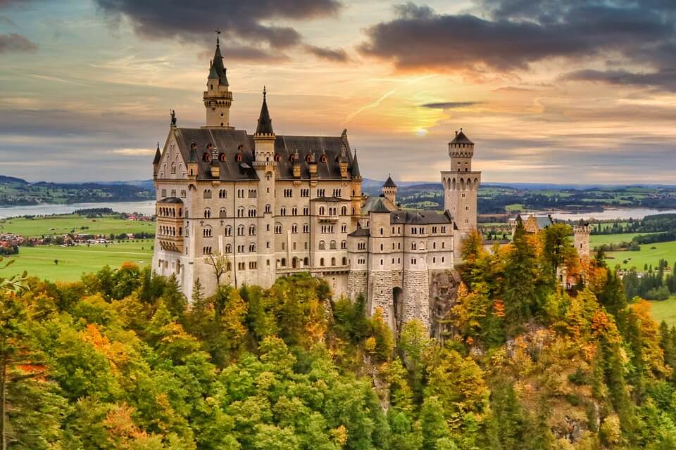 Красивые осенние места с фото - Замок Нойшванштайн в Германии