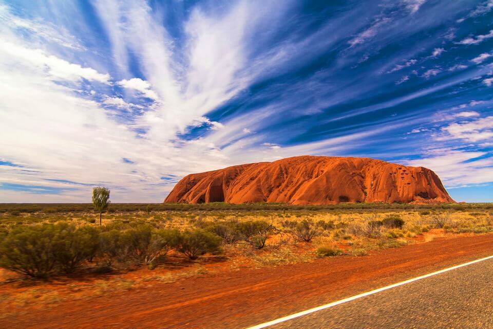 Містика скелі Улуру (Аєрс-Рок)