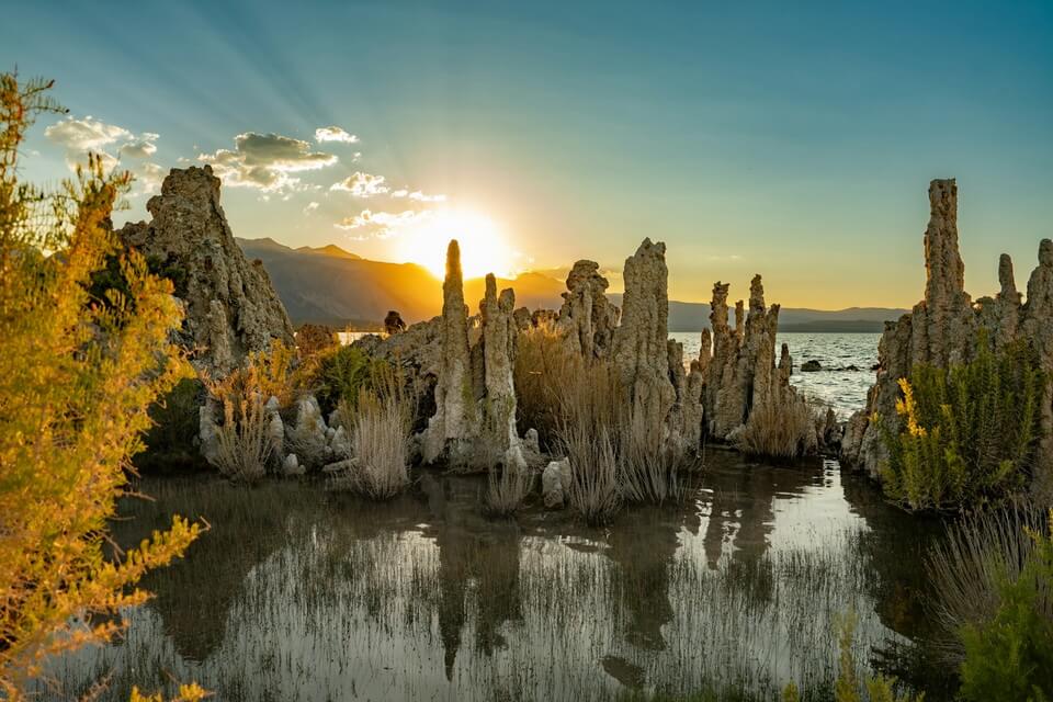 Солоне озеро Моно - фото та опис